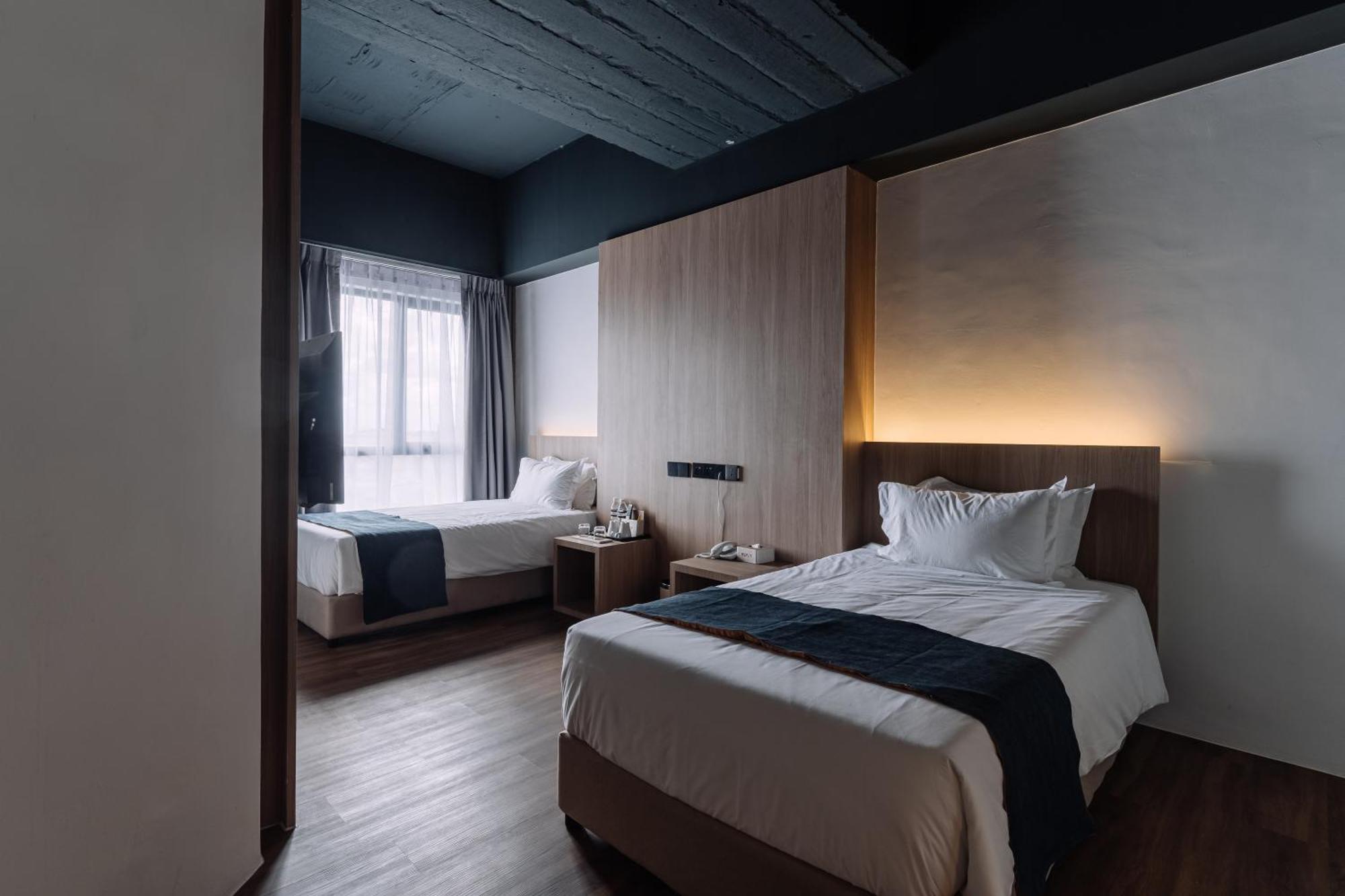 Impiana By Roxy Hotel Kuching Exterior photo